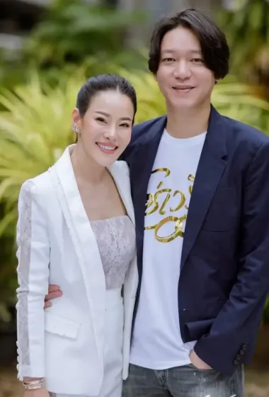 หนิง-และสามี