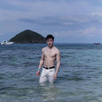 ตงตงกับทะเล