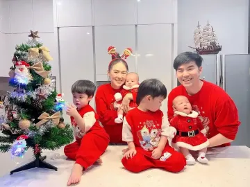 น้องอัยวาน้องอัญญาชุดแดง