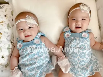 น้องอัยวาน้องอัญญา ชุดลายดอก