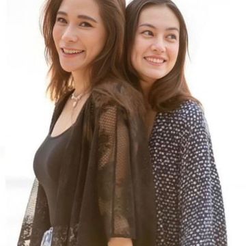 พลอย-คลอดีน