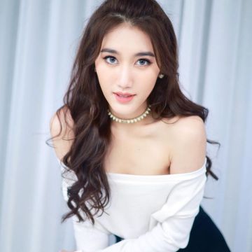 เบส-รักษ์วนีย์