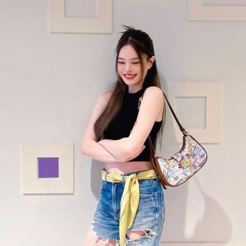 แอลลี่-32