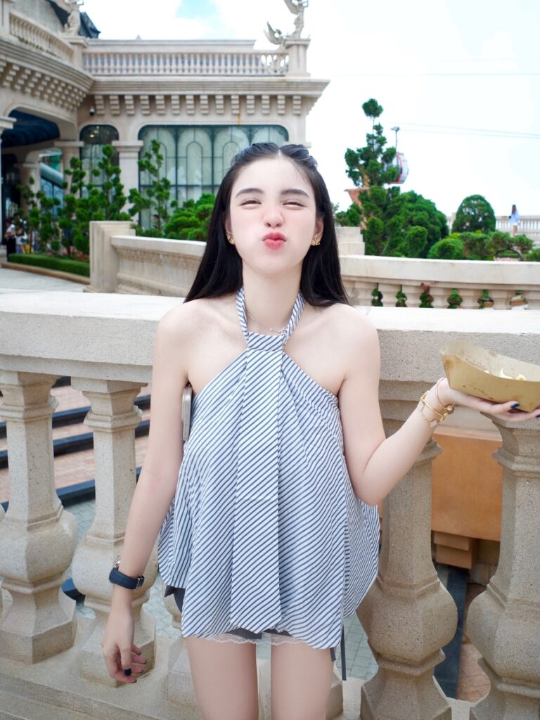 ขนม ศศิกานต์ หรือ มี๊หนม 