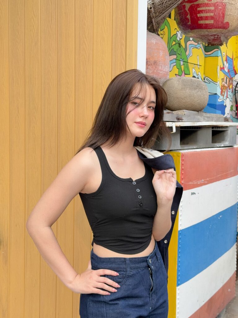 เดนิส เจลีลชา หรือ “หยาด ธี่หยด”